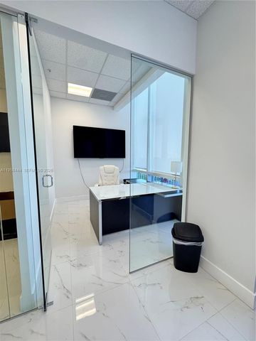 20200 W Dixie Hwy 605A, Miami, FL 33180