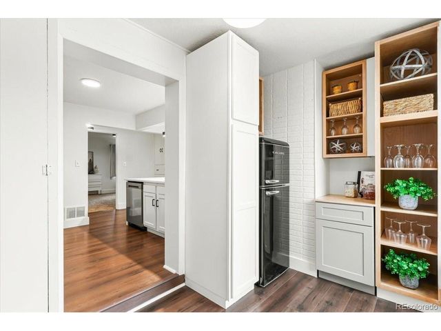 1255 Teller St, Lakewood, CO 80214