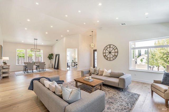 2022 Stony Oak Ct, Santa Rosa, CA 95403