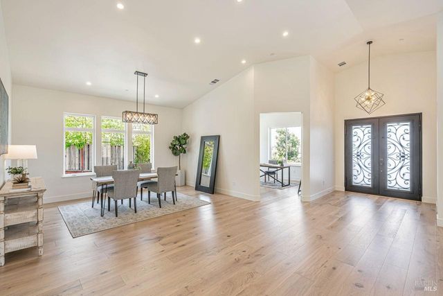 2022 Stony Oak Ct, Santa Rosa, CA 95403