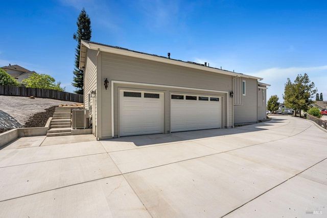 2022 Stony Oak Ct, Santa Rosa, CA 95403