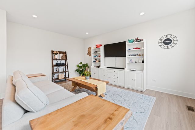 3547 Doral Drive, Elgin, IL 60124