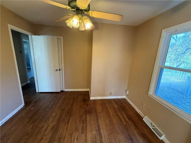 7317 Hedges Avenue, Raytown, MO 64133