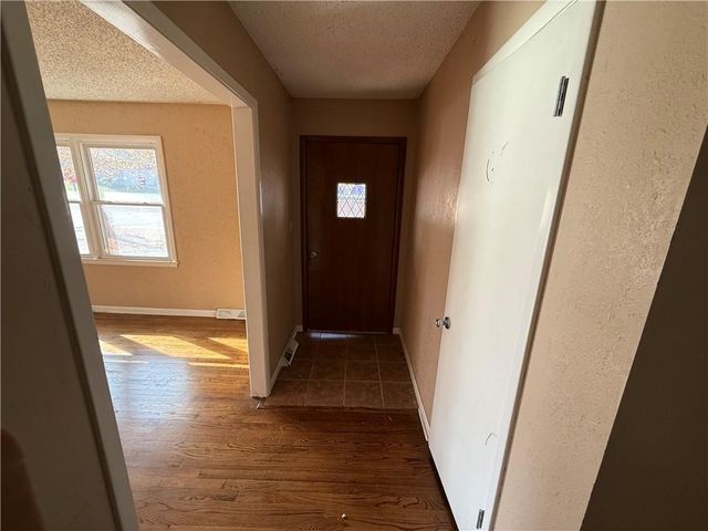 7317 Hedges Avenue, Raytown, MO 64133