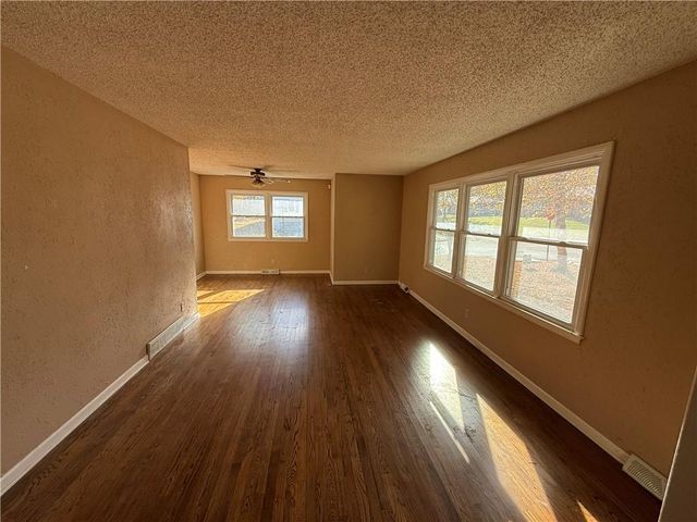 7317 Hedges Avenue, Raytown, MO 64133