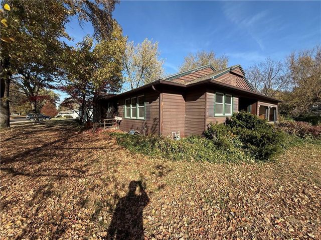 7317 Hedges Avenue, Raytown, MO 64133