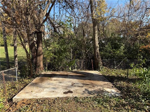 7317 Hedges Avenue, Raytown, MO 64133