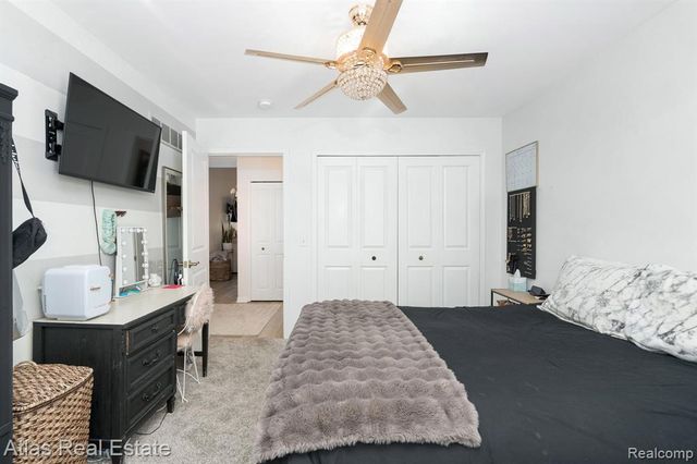 5864 Augusta Lane, Grand Blanc, MI 48439