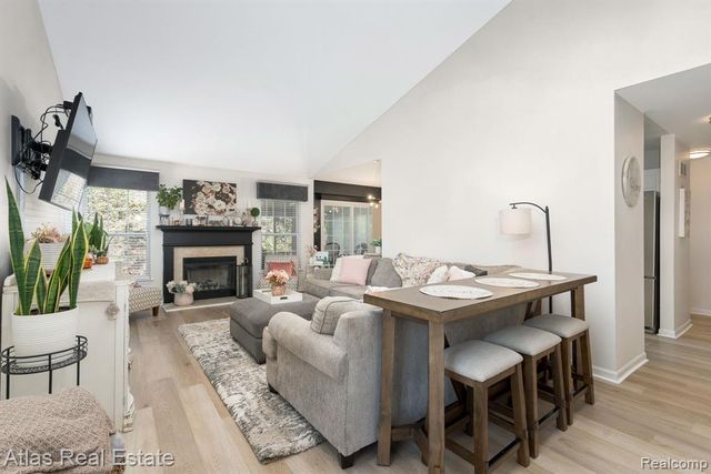 5864 Augusta Lane, Grand Blanc, MI 48439