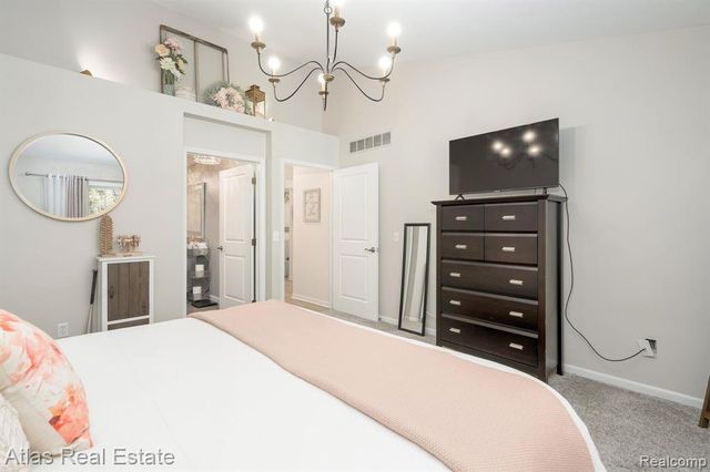 5864 Augusta Lane, Grand Blanc, MI 48439