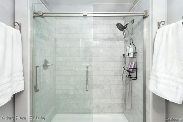 5864 Augusta Lane, Grand Blanc, MI 48439