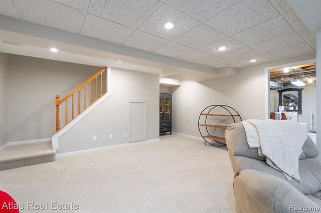 5864 Augusta Lane, Grand Blanc, MI 48439