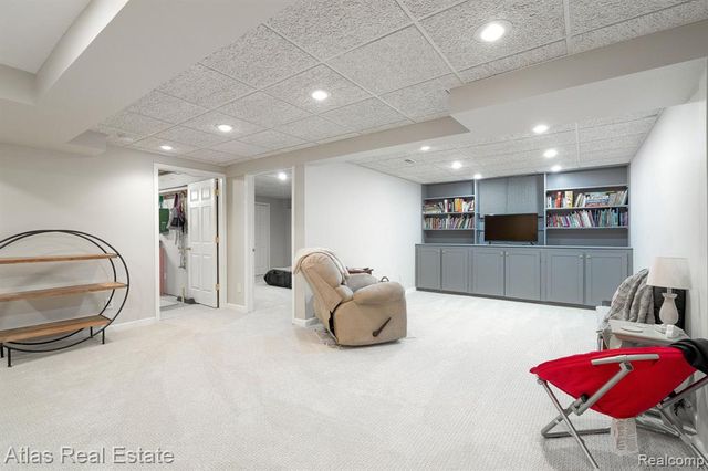 5864 Augusta Lane, Grand Blanc, MI 48439