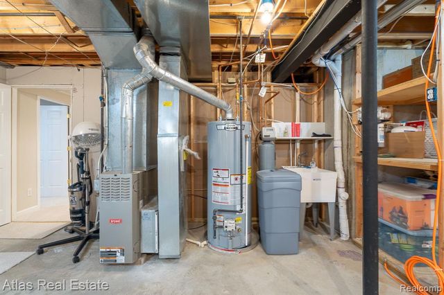 5864 Augusta Lane, Grand Blanc, MI 48439