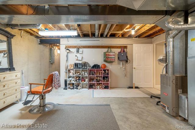 5864 Augusta Lane, Grand Blanc, MI 48439