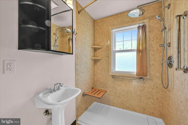 211 NOBLE ST, Lititz, PA 17543