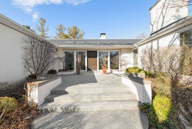 2705 Bentley Road, Highland Park, IL 60035