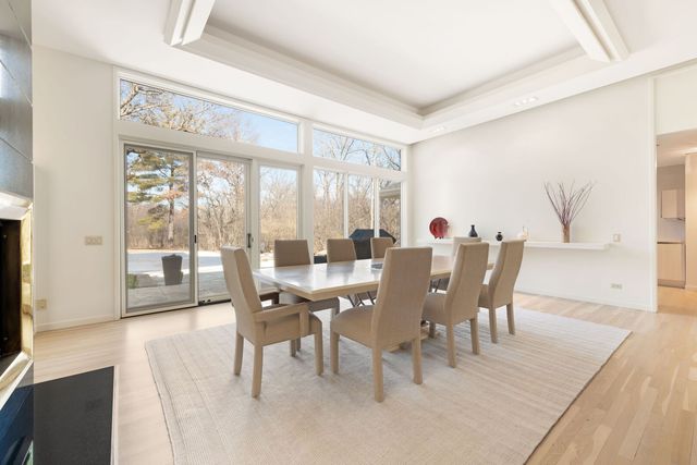 2705 Bentley Road, Highland Park, IL 60035