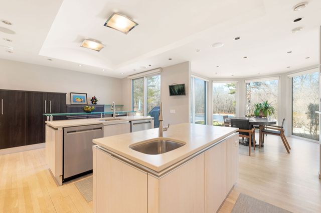 2705 Bentley Road, Highland Park, IL 60035