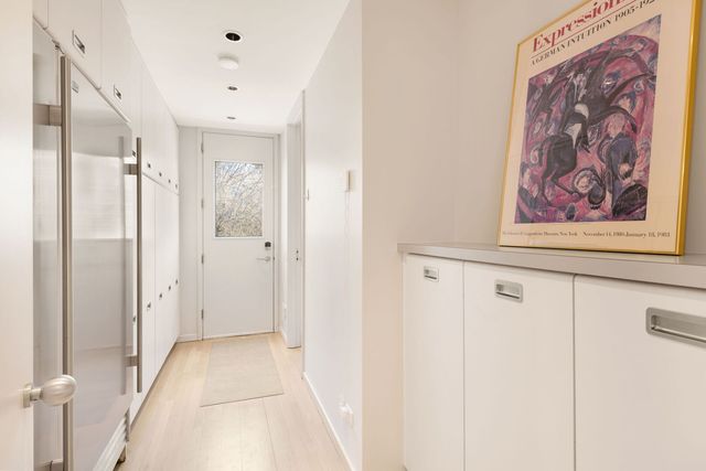 2705 Bentley Road, Highland Park, IL 60035