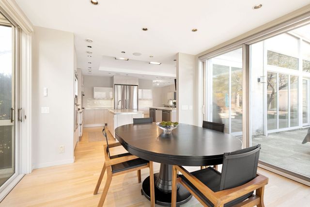 2705 Bentley Road, Highland Park, IL 60035