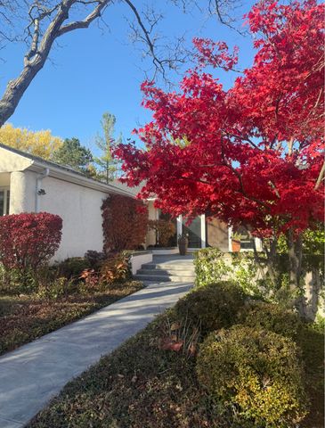 2705 Bentley Road, Highland Park, IL 60035