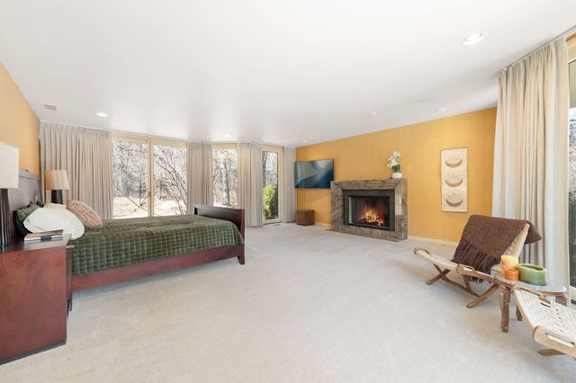 2705 Bentley Road, Highland Park, IL 60035