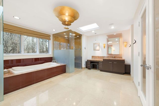 2705 Bentley Road, Highland Park, IL 60035