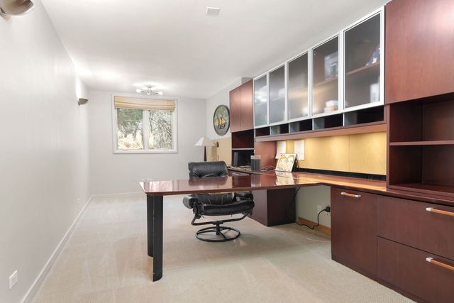 2705 Bentley Road, Highland Park, IL 60035