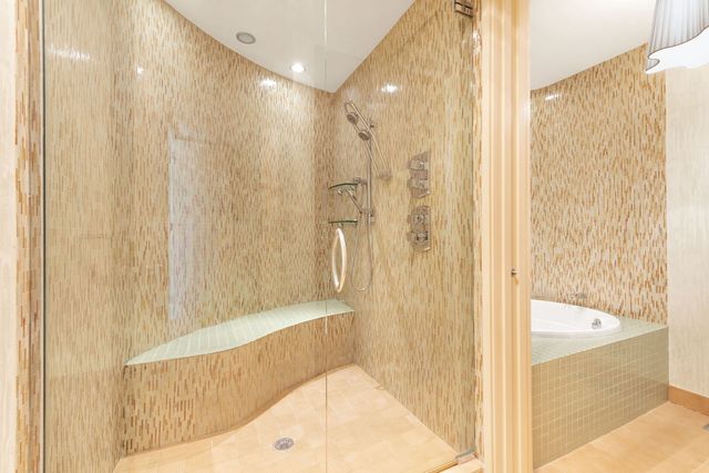 2705 Bentley Road, Highland Park, IL 60035