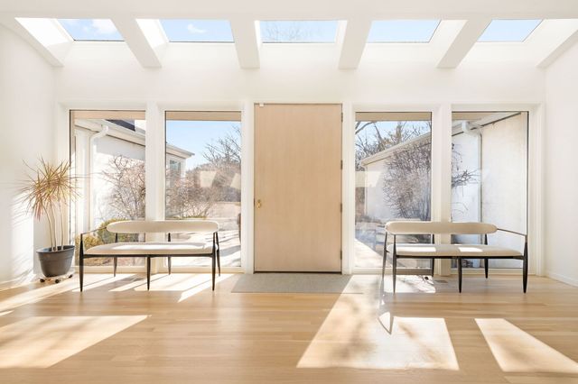 2705 Bentley Road, Highland Park, IL 60035