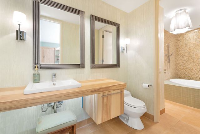 2705 Bentley Road, Highland Park, IL 60035