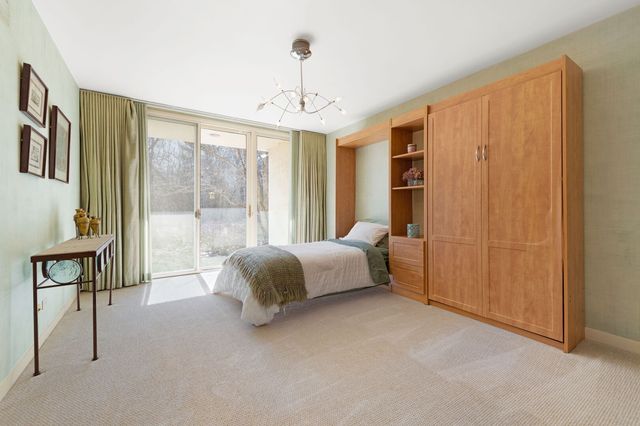 2705 Bentley Road, Highland Park, IL 60035