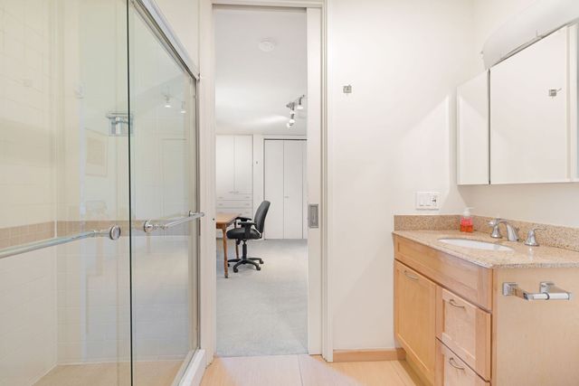 2705 Bentley Road, Highland Park, IL 60035