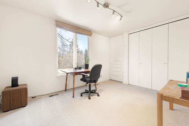 2705 Bentley Road, Highland Park, IL 60035