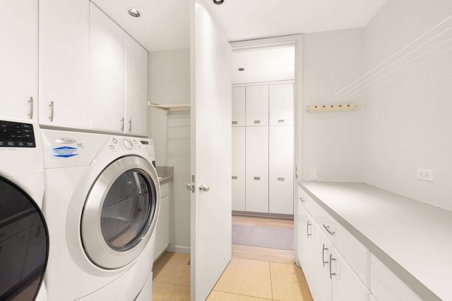 2705 Bentley Road, Highland Park, IL 60035