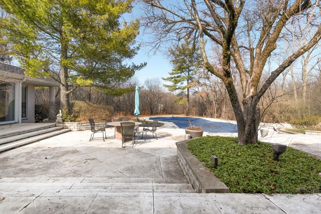 2705 Bentley Road, Highland Park, IL 60035