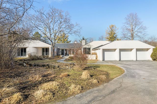 2705 Bentley Road, Highland Park, IL 60035