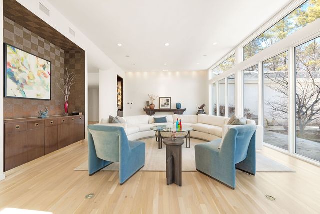 2705 Bentley Road, Highland Park, IL 60035