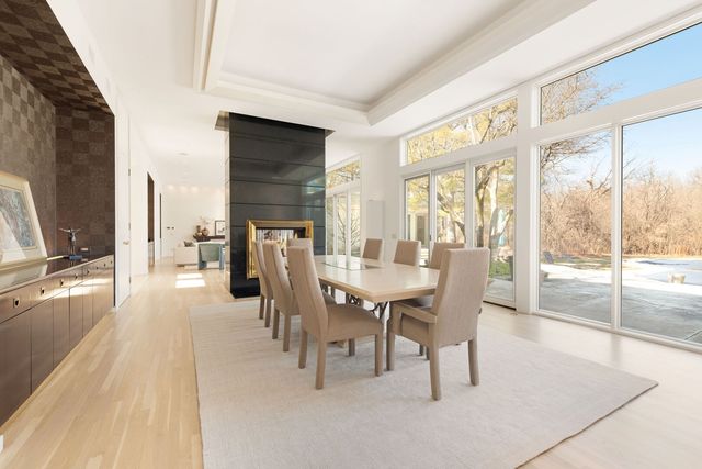 2705 Bentley Road, Highland Park, IL 60035