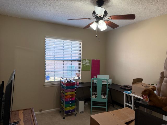 16 independence, White Hall, AR 71602