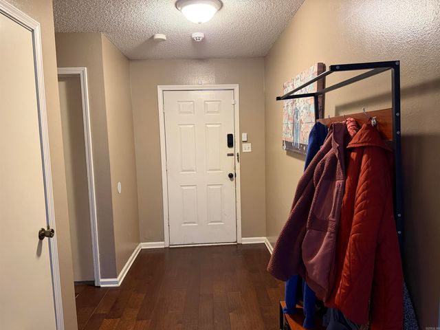 16 independence, White Hall, AR 71602