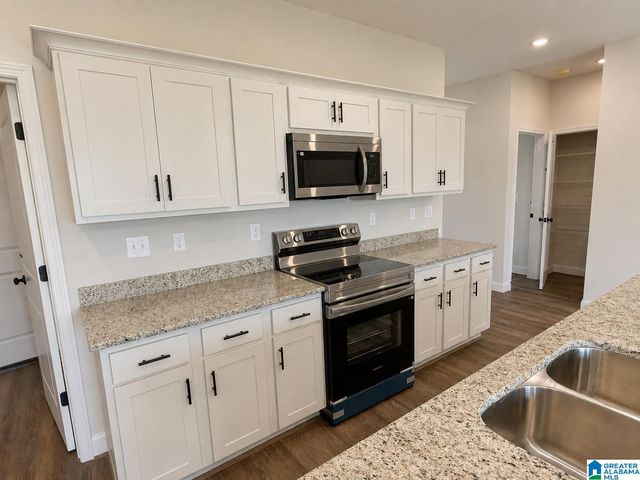 61 Payton Dr GRAVES GAP ROAD, Hayden, AL 35079