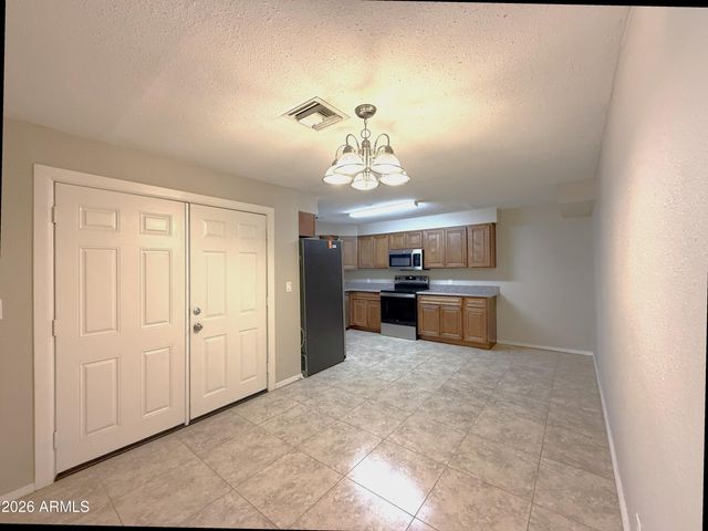2713 E JUNIPER Avenue, Phoenix, AZ 85032