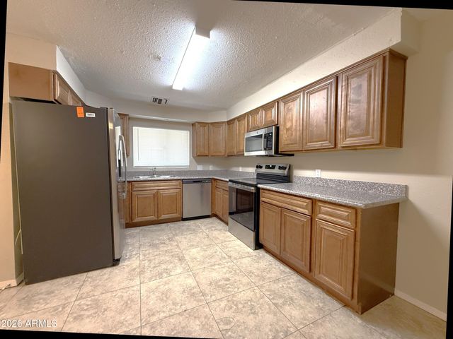 2713 E JUNIPER Avenue, Phoenix, AZ 85032
