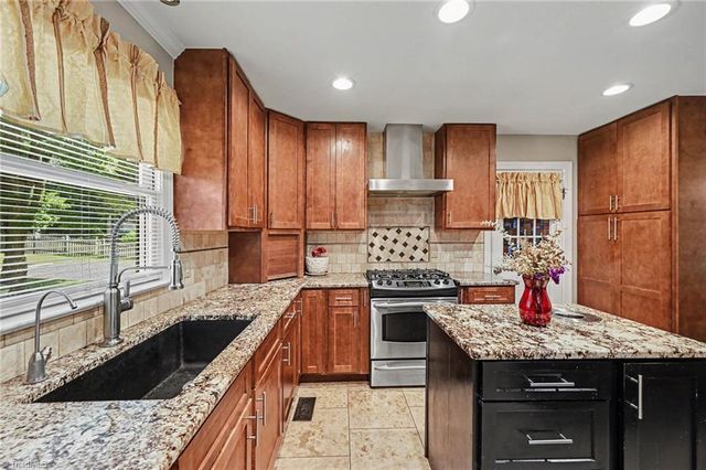 611 Flagstone Way, Durham, NC 27712