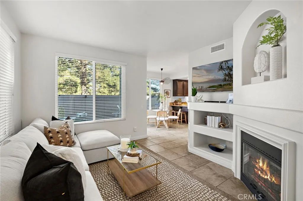 42 Paseo Viento, Rancho Santa Margarita, CA 92688