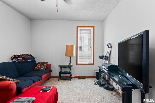 612 S English Avenue, Springfield, IL 62704