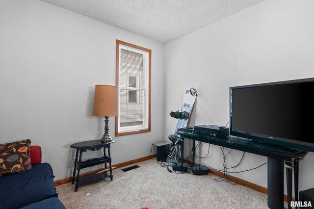 612 S English Avenue, Springfield, IL 62704