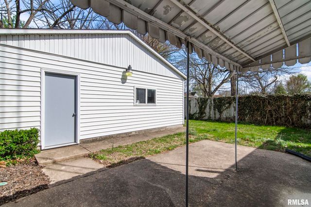 612 S English Avenue, Springfield, IL 62704